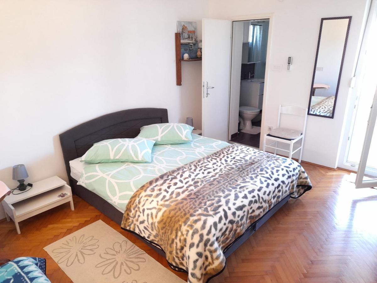 Perica Apartment And Perica Room With Separate Entrance Zadar Exterior foto